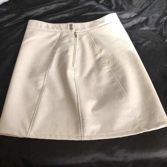 A-line Zara Faux Leather Skirt 🌸 - Picture 3 of 8